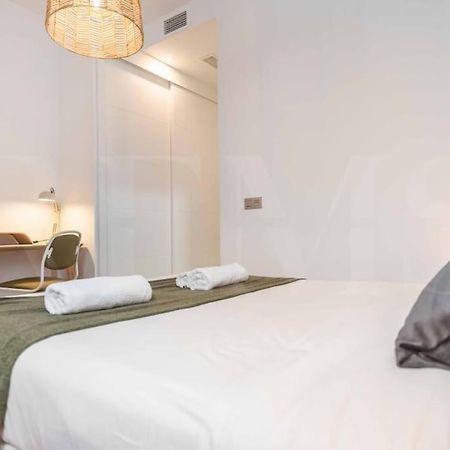 Fresh & Stylish Apartment With Parking By Rems Malaga Ngoại thất bức ảnh