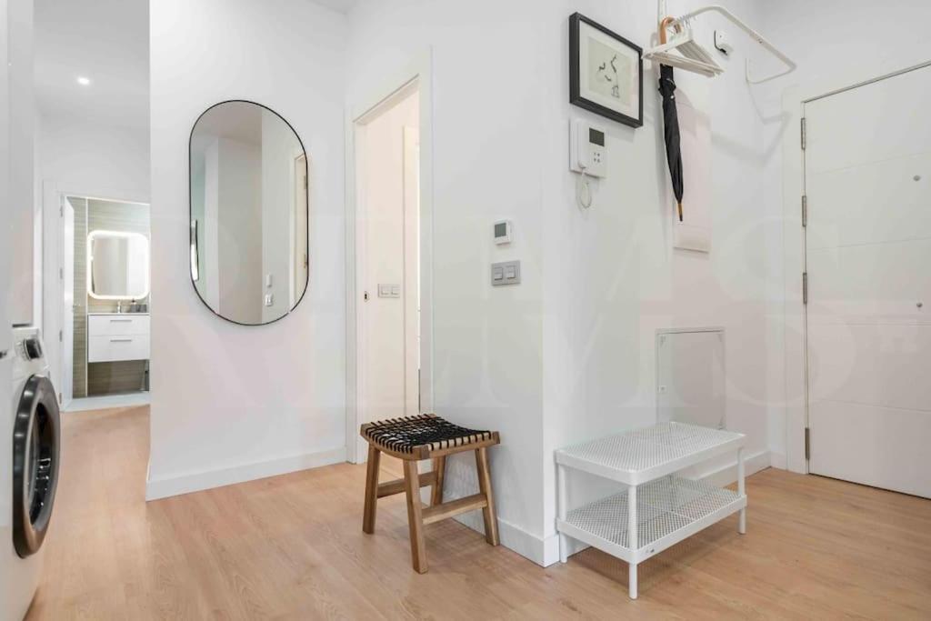 Fresh & Stylish Apartment With Parking By Rems Malaga Ngoại thất bức ảnh