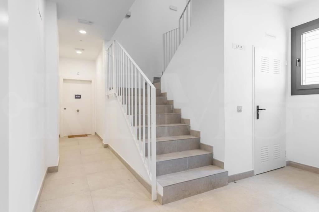 Fresh & Stylish Apartment With Parking By Rems Malaga Ngoại thất bức ảnh