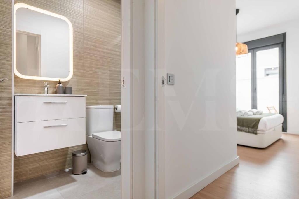 Fresh & Stylish Apartment With Parking By Rems Malaga Ngoại thất bức ảnh