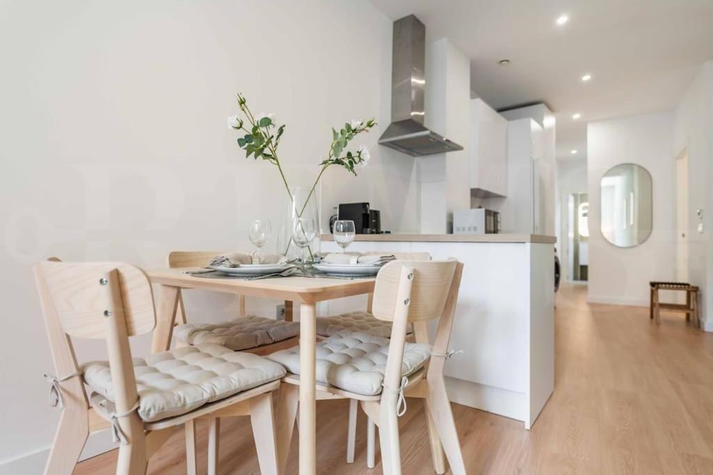 Fresh & Stylish Apartment With Parking By Rems Malaga Ngoại thất bức ảnh