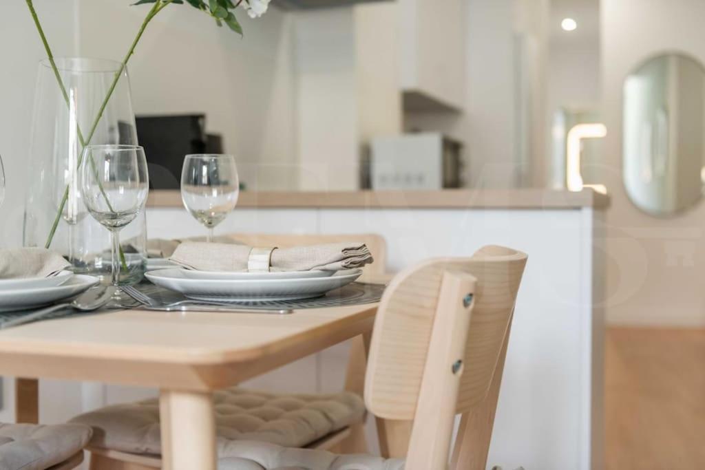 Fresh & Stylish Apartment With Parking By Rems Malaga Ngoại thất bức ảnh
