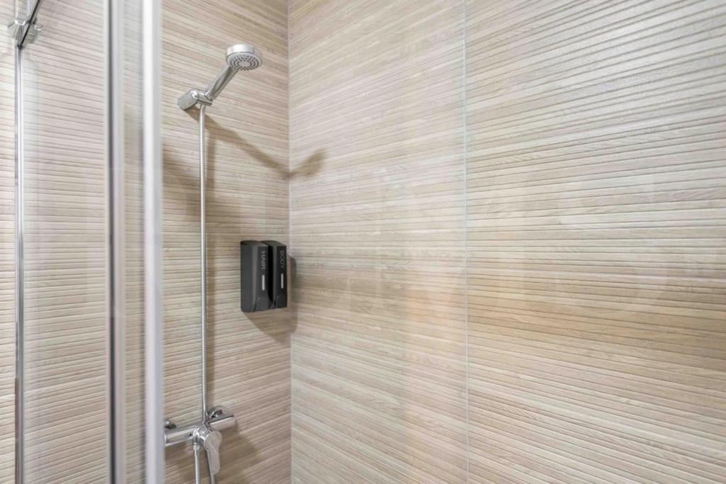 Fresh & Stylish Apartment With Parking By Rems Malaga Ngoại thất bức ảnh